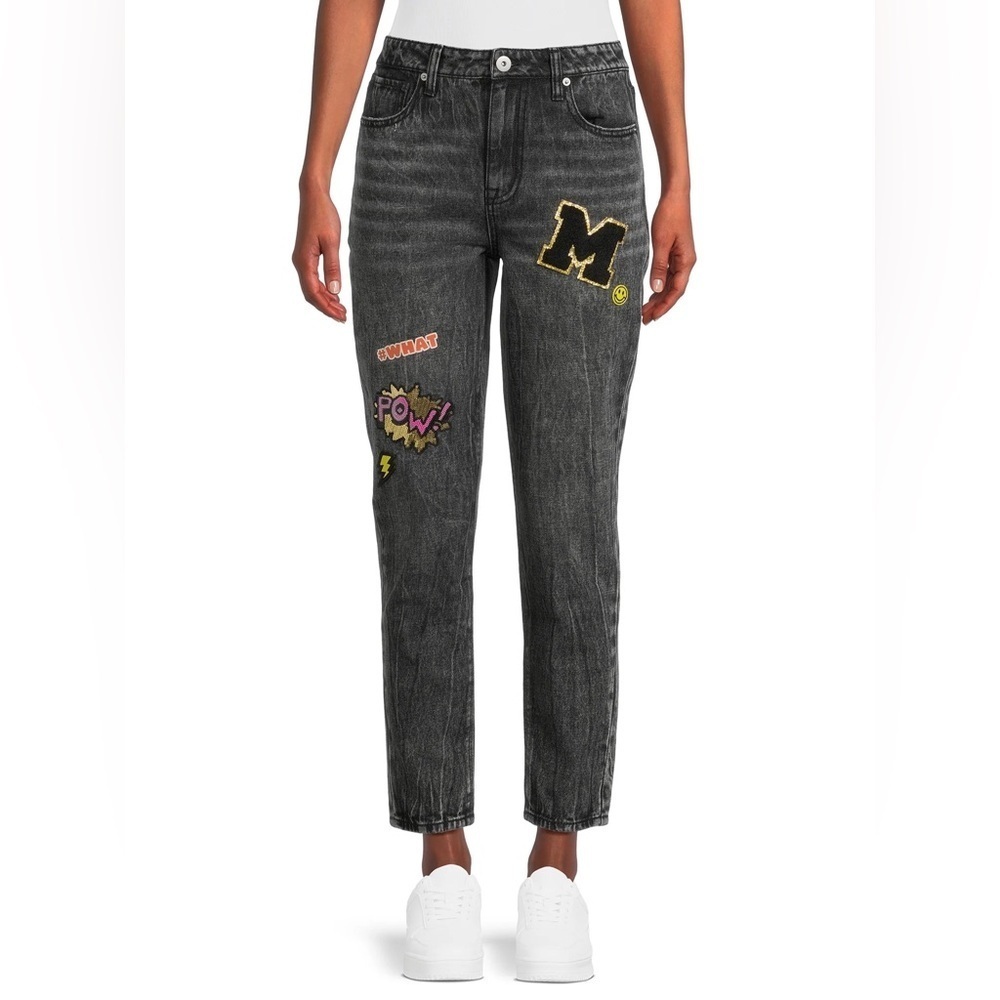 No Boundaries' Super High Rise Mom Jeans